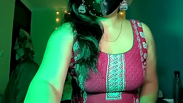 horny milf couple online show from 04/04/26, 08:04