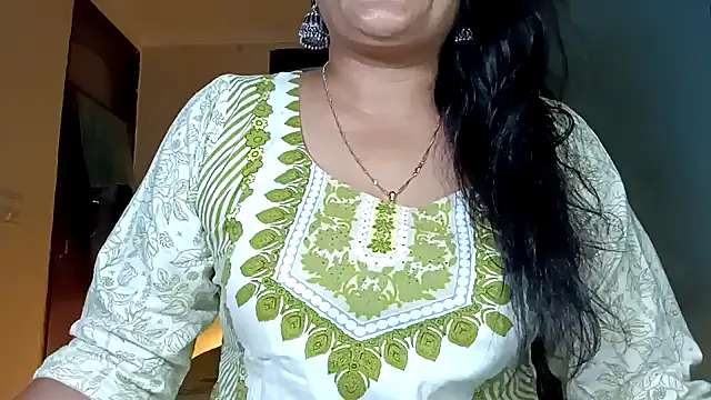 horny milf couple online show from 06/10/26, 09:27