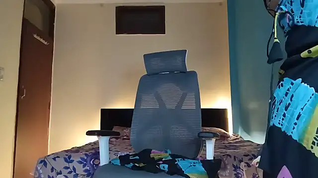 horny milf couple online show from 06/03/26, 06:34