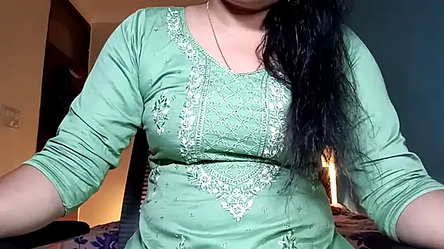 horny milf couple online show from 06/08/26, 07:36