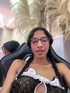 Snapshot of ScarletEvanss_ chatting on 05/03/26, 11:04 ScarletEvanss online show from 05/03/26, 11:04