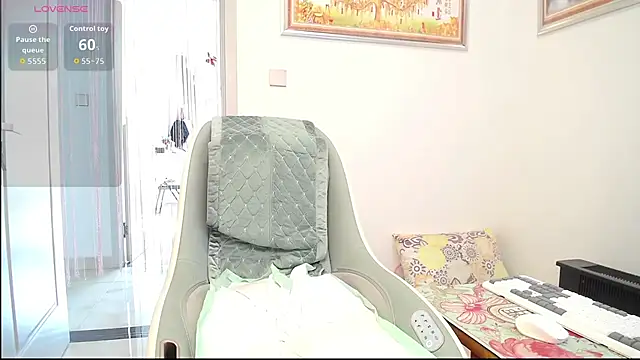 selinajuan online show from 12/15/25, 03:01