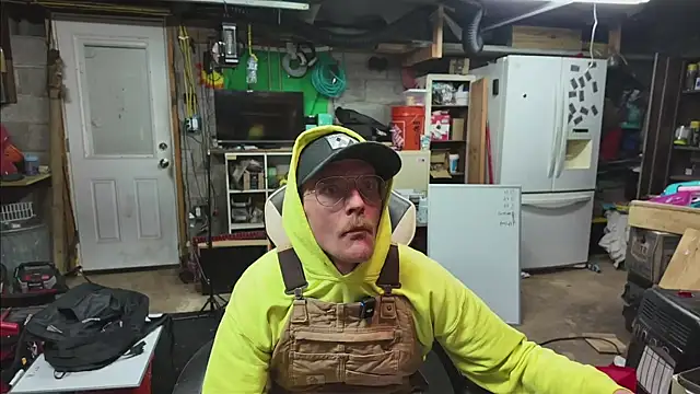 AverageMaleJay online show from 12/05/25, 10:14