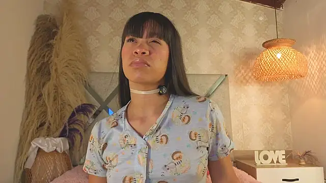 kimhilton  online show from 11/09/25, 03:43