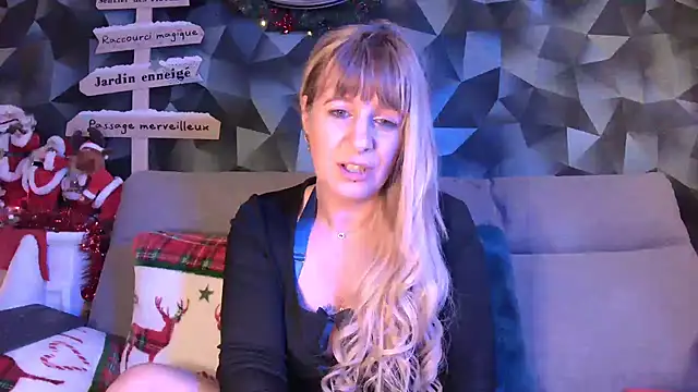 Delichieuse5 online show from 01/03/25, 08:54