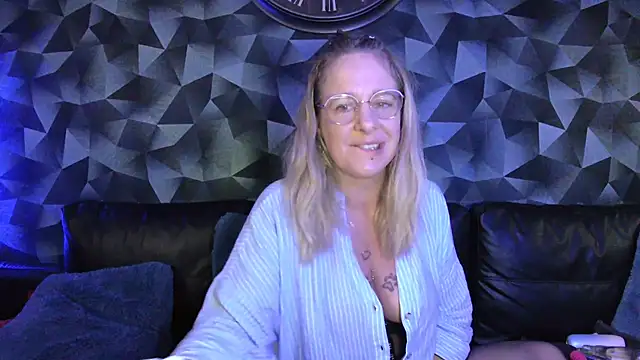 Delichieuse5 online show from 06/09/26, 07:48