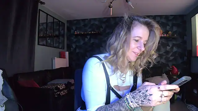 Delichieuse5 online show from 02/10/26, 08:30