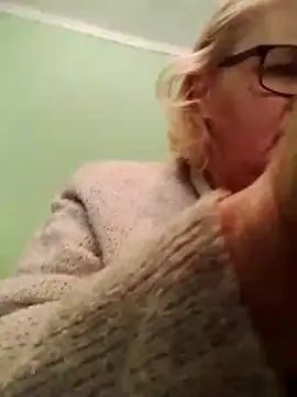 LusiyaGold5 online show from 02/26/26, 08:14