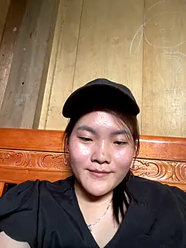 Snapshot of Beautiful-light22 chatting on 10/04/25, 04:25 Beautiful-light22 online show from 10/04/25, 04:25
