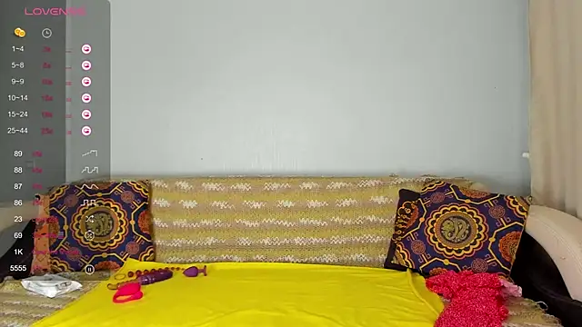 Snapshot of Amalia_Mio chatting on 12/15/25, 08:09 Amalia Mio online show from 12/15/25, 08:09