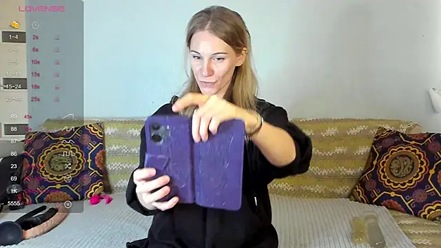 Snapshot of Amalia_Mio chatting on 11/01/25, 07:57 Amalia Mio online show from 11/01/25, 07:57