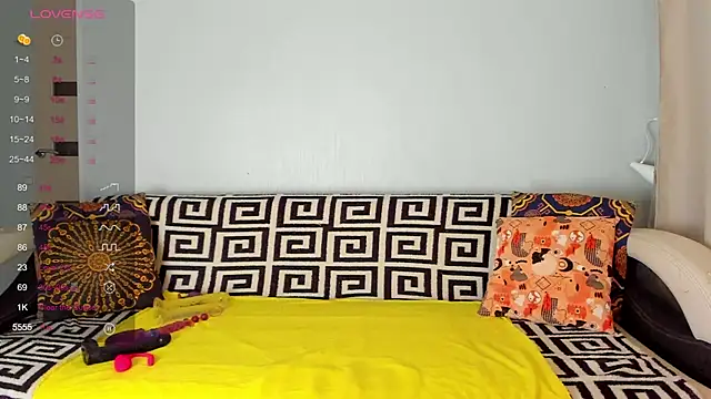 Snapshot of Amalia_Mio chatting on 11/27/25, 08:04 Amalia Mio online show from 11/27/25, 08:04