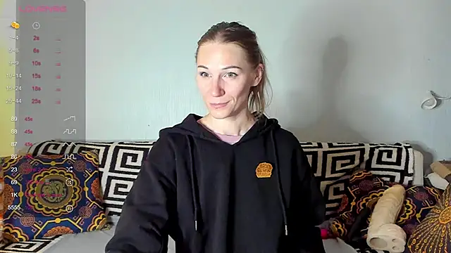 Snapshot of Amalia_Mio chatting on 10/12/25, 11:50 Amalia Mio online show from 10/12/25, 11:50