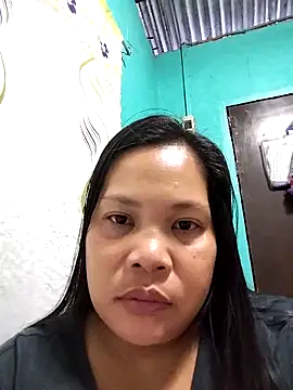 Snapshot of shyhotpinay_32 chatting on 11/22/25, 09:57 shyhotpinay 32 online show from 11/22/25, 09:57