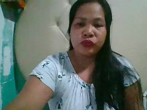 Snapshot of shyhotpinay_32 chatting on 07/18/26, 02:58 shyhotpinay 32 online show from 07/18/26, 02:58