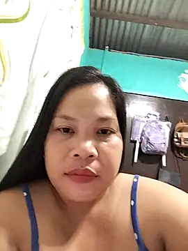 Snapshot of shyhotpinay_32 chatting on 10/26/25, 05:57 shyhotpinay 32 online show from 10/26/25, 05:57