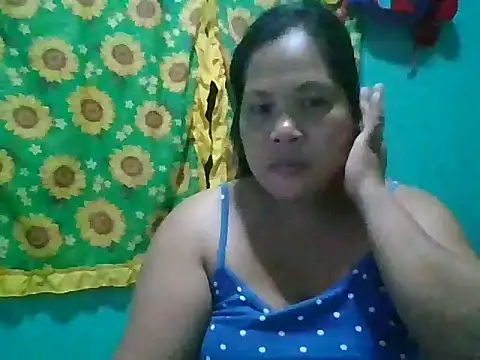 Snapshot of shyhotpinay_32 chatting on 07/17/26, 01:19 shyhotpinay 32 online show from 07/17/26, 01:19