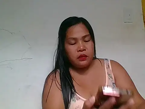 Snapshot of shyhotpinay_32 chatting on 07/19/26, 05:16 shyhotpinay 32 online show from 07/19/26, 05:16