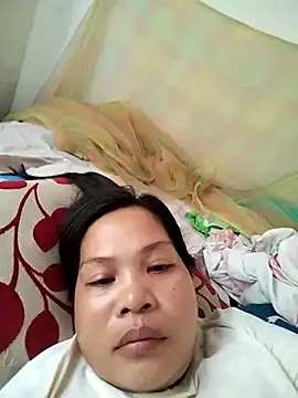 Snapshot of shyhotpinay_32 chatting on 10/20/25, 02:24 shyhotpinay 32 online show from 10/20/25, 02:24