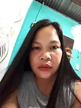 Snapshot of shyhotpinay_32 chatting on 10/31/25, 06:04 shyhotpinay 32 online show from 10/31/25, 06:04
