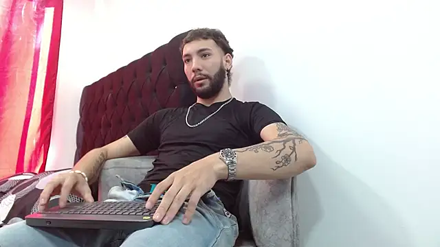 angel kyrozz online show from 10/26/25, 07:36