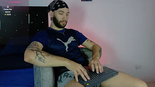 angel kyrozz online show from 03/27/26, 06:42