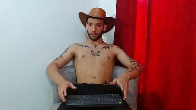 angel kyrozz online show from 10/16/25, 07:33