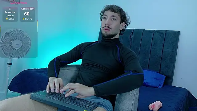 angel kyrozz online show from 02/18/26, 07:10