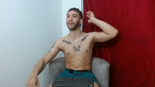 angel kyrozz online show from 10/07/25, 03:07