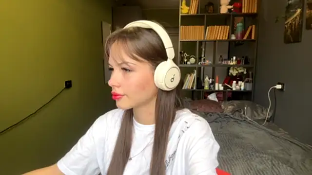 MysticAlisa online show from 10/15/25, 07:16