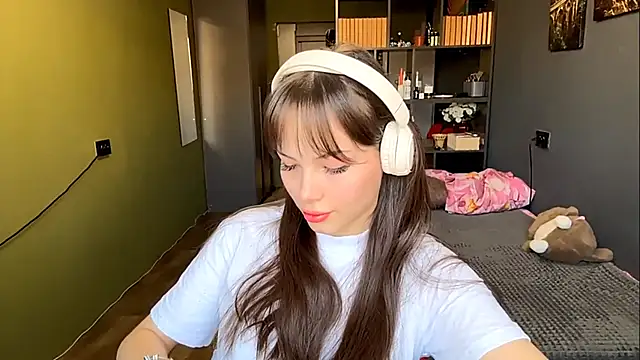 MysticAlisa online show from 12/02/25, 06:15