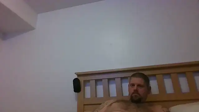 Snapshot of Bighen511@xh chatting on 10/31/25, 01:13 Bighen511xh online show from 10/31/25, 01:13