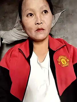 Snapshot of sumaybae chatting on 10/24/25, 04:44 sumaybae online show from 10/24/25, 04:44