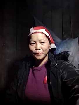 Snapshot of sumaybae chatting on 11/19/25, 05:24 sumaybae online show from 11/19/25, 05:24