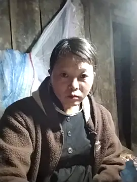 Snapshot of sumaybae chatting on 12/05/25, 08:28 sumaybae online show from 12/05/25, 08:28