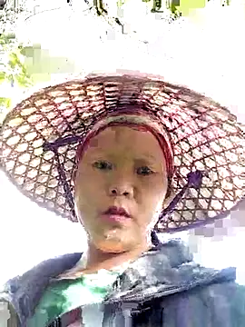 Snapshot of sumaybae chatting on 10/17/25, 01:20 sumaybae online show from 10/17/25, 01:20