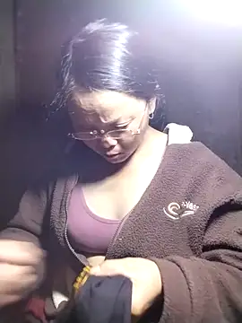 Snapshot of sumaybae chatting on 10/28/25, 02:05 sumaybae online show from 10/28/25, 02:05