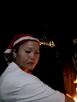 Snapshot of sumaybae chatting on 12/16/25, 04:50 sumaybae online show from 12/16/25, 04:50