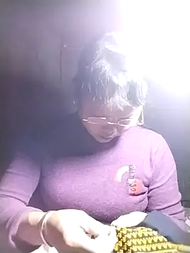 Snapshot of sumaybae chatting on 11/04/25, 01:37 sumaybae online show from 11/04/25, 01:37