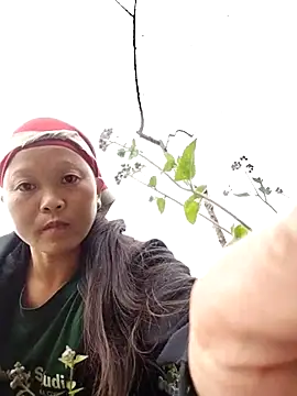 Snapshot of sumaybae chatting on 10/16/25, 12:52 sumaybae online show from 10/16/25, 12:52