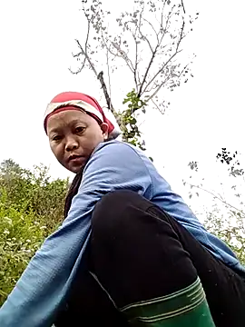 Snapshot of sumaybae chatting on 10/21/25, 01:05 sumaybae online show from 10/21/25, 01:05