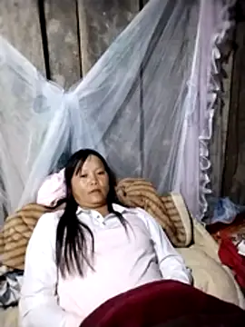 Snapshot of sumaybae chatting on 04/02/26, 10:27 sumaybae online show from 04/02/26, 10:27