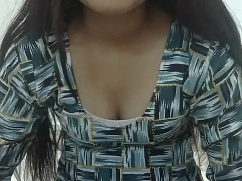 Snapshot of Joya_7 chatting on 10/17/25, 02:59 Joya 7 online show from 10/17/25, 02:59