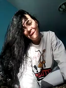 Stefaniyaxq online show from 11/25/25, 09:20