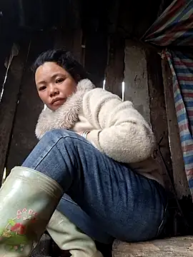 miomio-12 online show from 02/08/26, 04:21