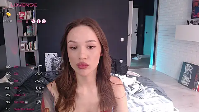 Jade Lumin online show from 11/05/25, 10:40