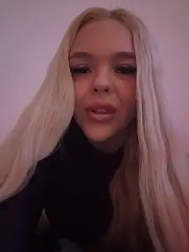 Snapshot of Daisy_Abby03 chatting on 01/15/26, 07:12 Daisy Abby03 online show from 01/15/26, 07:12