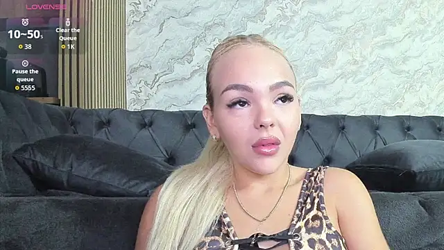 Daisy Abby03 online show from 10/11/25, 05:30