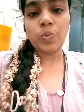 Snapshot of lasyalovely123456 chatting on 10/06/25, 12:39 lasyalovely123456 online show from 10/06/25, 12:39