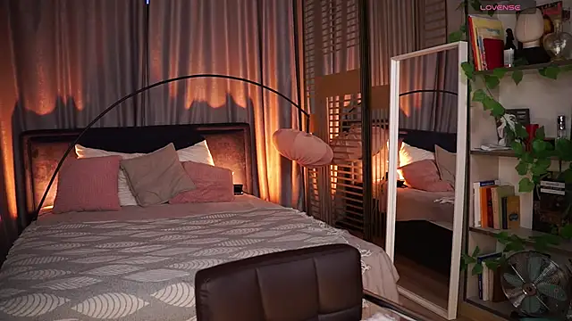 YokoKoko  online show from 11/05/25, 05:43